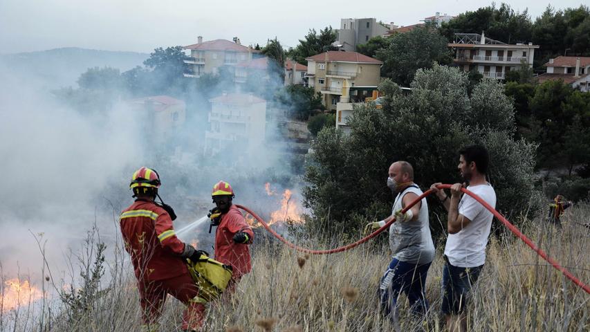 Flammenhölle Griechenland: Athen kämpft gegen schwere Waldbrände