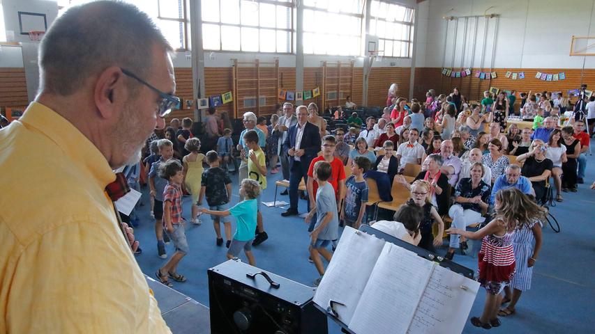 Grundschule verabschiedet sich von Rektor Alfred Sammetinger