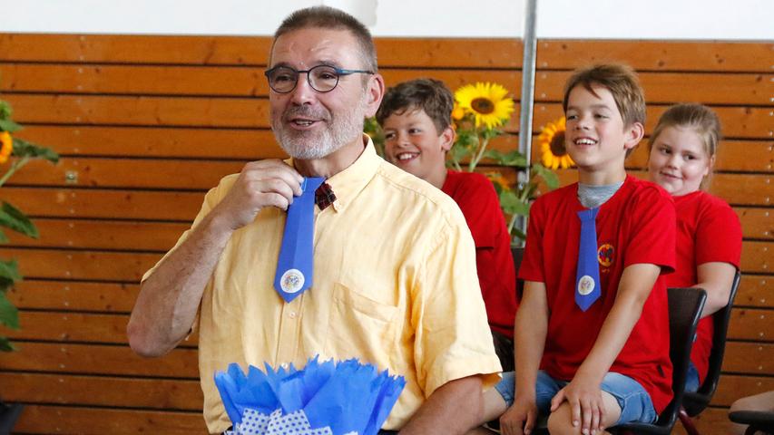 Grundschule verabschiedet sich von Rektor Alfred Sammetinger