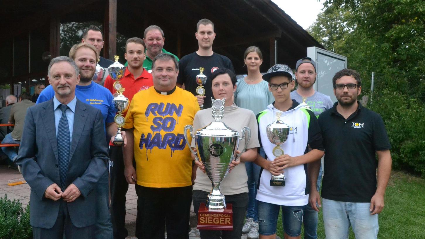 SV Mühlhausen gewinnt nagelneuen Tennis-Pokal