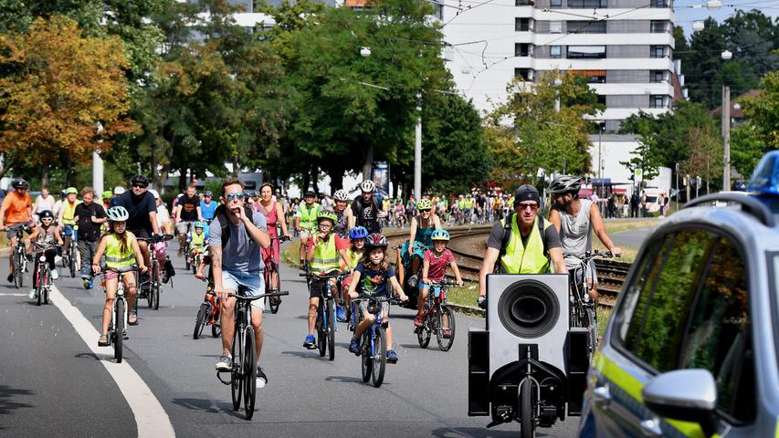 DATUM: 27.07.2018..RESSORT: Lokales ..FOTO: Horst Linke ..MOTIV: Kidical Mass - Fahrraddemo für Kinder..