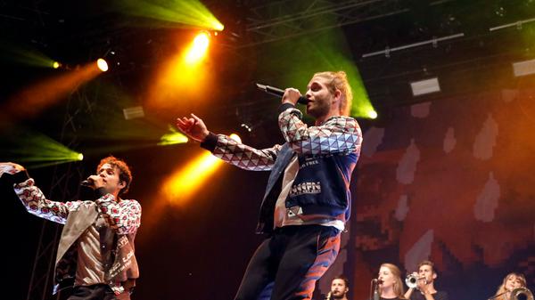 Das Rap-Duo Lo & Leduc zählt aktuell zu den erfolgreichsten Bands in der Schweiz. Ihren Mundart-Rap gaben sie auch auf dem Hauptmarkt zum Besten.