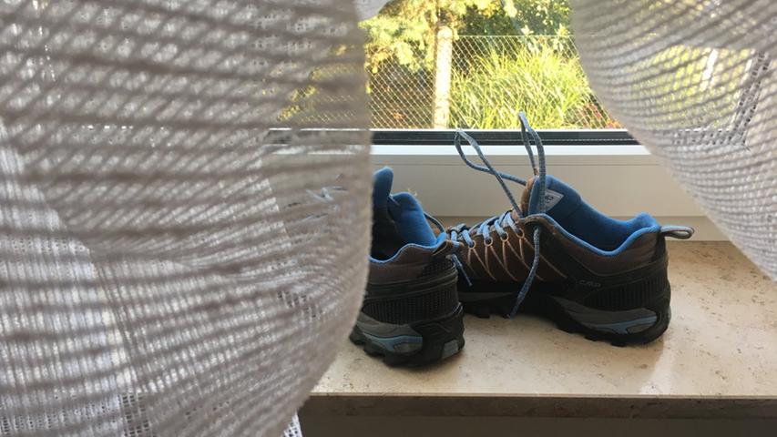 Tag zwei bei der Wanderreporter-Aktion der Nürnberger Nachrichten: Unsere Reporterin ist top motiviert, die Schuhe durften über Nacht auslüften.