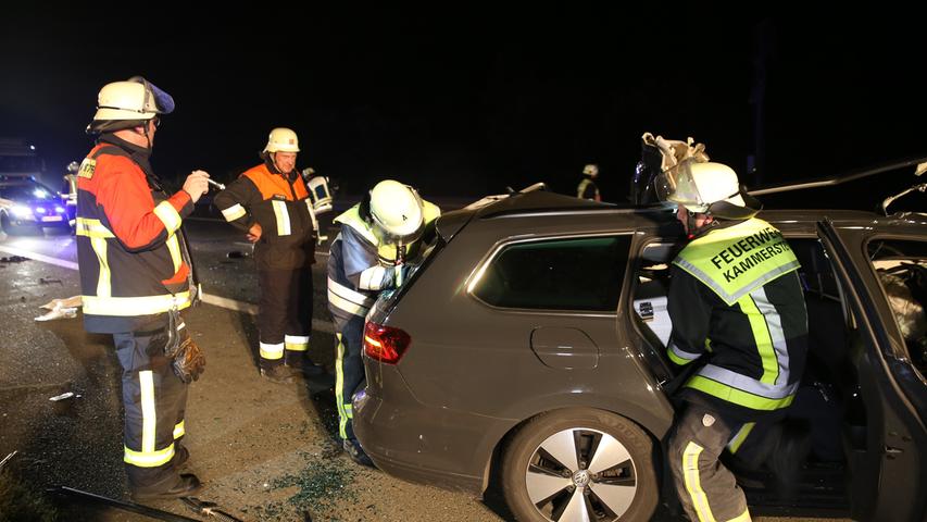 Schwerer Unfall auf A6: VW nach Kollision völlig zerstört