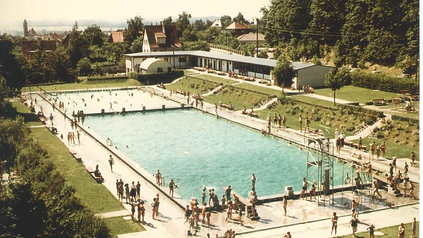 Ein Blick auf das Freibad Gunzenhausen in den 1960-er Jahren.