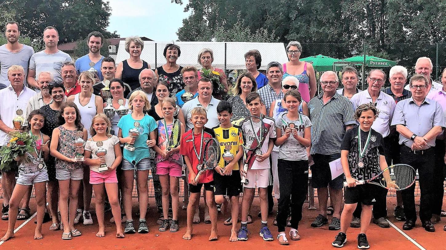 Pavelsbacher Tennisabteilung feiert rundes Jubiläum