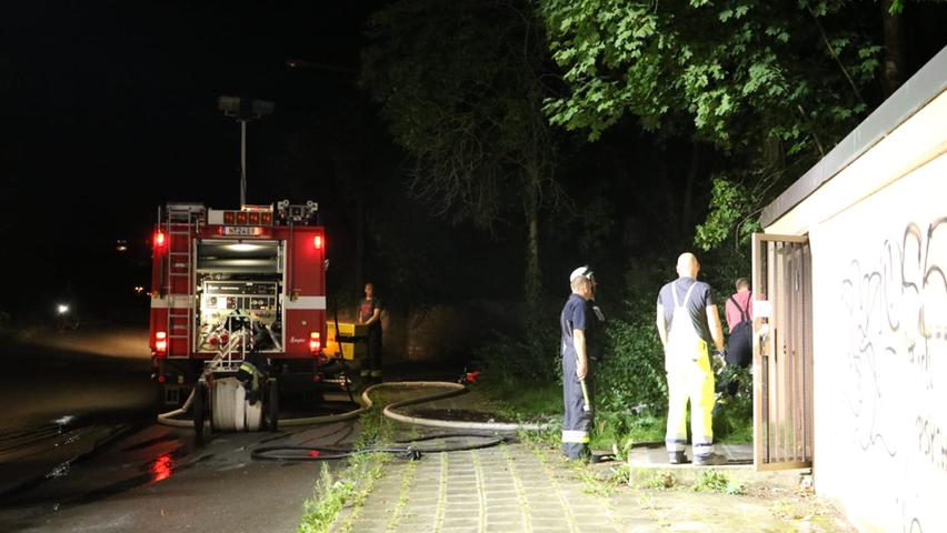 Feuer im Trafohäuschen: Feuerwehr in Laufamholz im Einsatz