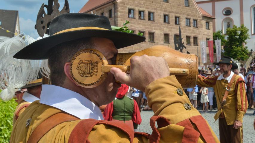 Gewänder und Kostüme: Hilpoltstein feiert sein Burgfest