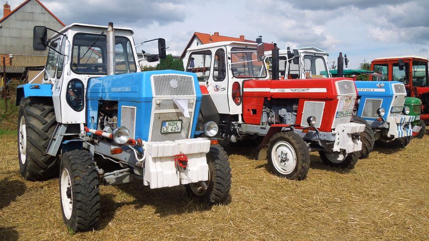 Auch in Ostdeutschland brauchte man Traktoren für die Landwirtschaft. Im VEB Fortschritt konzentrierte die DDR die Produktion von Traktoren für die sozialistische Planwirtschaft.