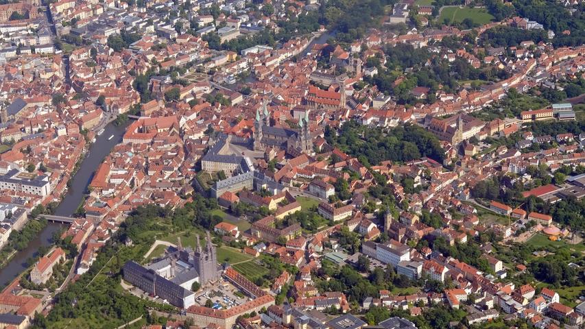Hier sieht man Bamberg von oben - es wirkt beinahe wie eine Spielzeugstadt.