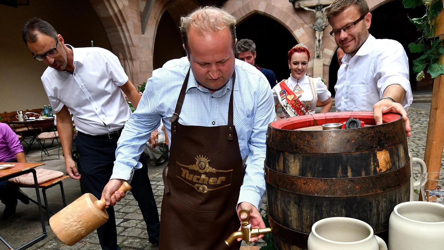 Promis testen Festbier für das Nürnberger Volksfest