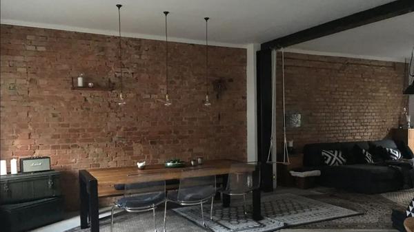 Wenn der Preis keine Rolle spielt, dann seid ihr hier richtig. Für 500 Euro gehört das Loft euch. Eine Nacht lang. Spätestens dann sollte man sich Sorgen um seinen Geldbeutel machen.