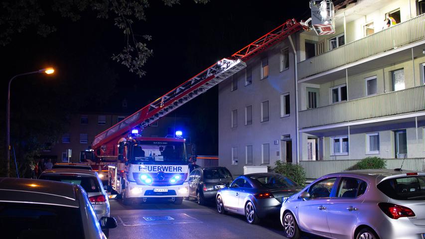 Nächtlicher Alarm: Feuer in Nürnberger Mehrfamilienhaus