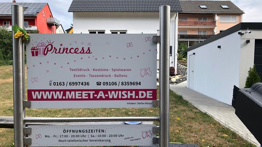 An ihrem zweiten Tag als Wanderreporterin kehrt Melanie Kunze dem Landkreis Neustadt/Aisch-Bad Windsheim den Rücken und wagt sich in den Landkreis Fürth. Ihre ersten Eindrücke: Leider hat der Laden noch geschlossen.