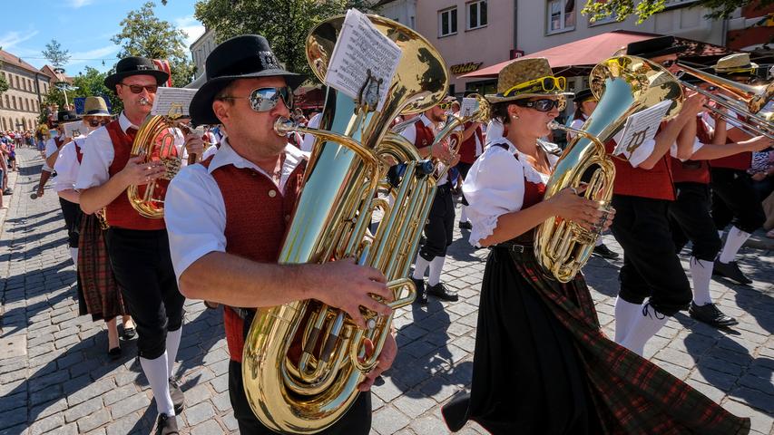 Sommer, Sonne, Volksfestumzug in Neumarkt 2018,  Teil 1