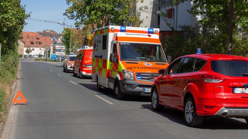 Zwei Autos kollidieren auf Schwabacher Straße in Zirndorf