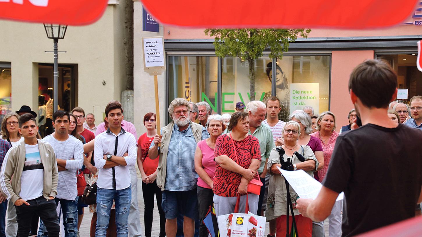 150 Weißenburger protestieren gegen Asyl-Politik