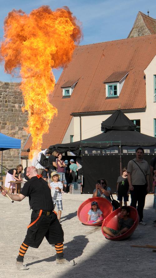 Ritter, Gaukler, Feuershow: Kindermuseumstag auf Burg Abenberg