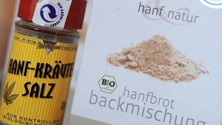 Auch eine Hanf-Brotmischung ist auf dem deutschen Markt zu finden. Darin fungiert Hanf als Zutat in einem Kräutersalz.