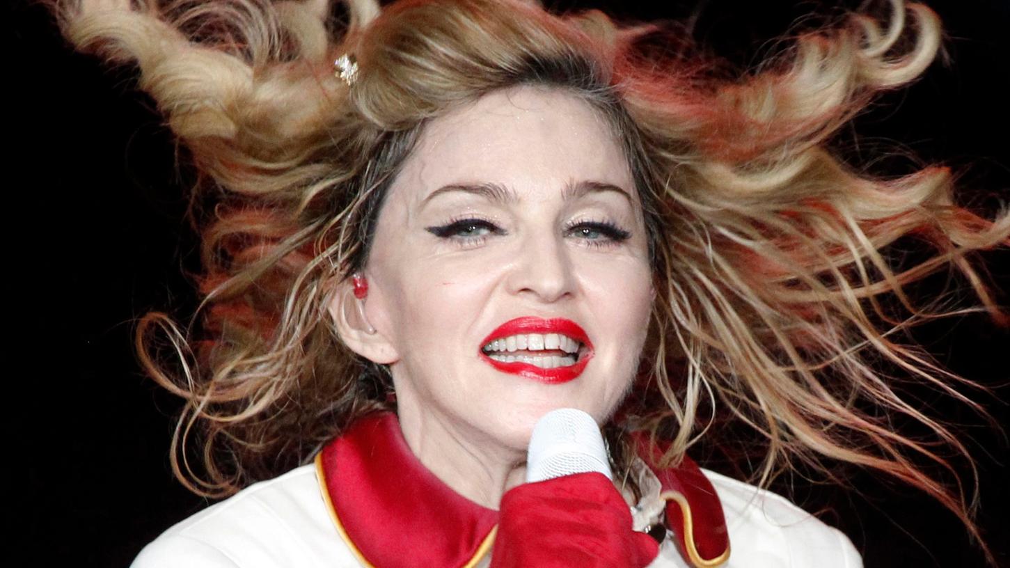 US-Popstar Madonna beim Auftritt im Rahmen der MDNA Tour in Moskau.