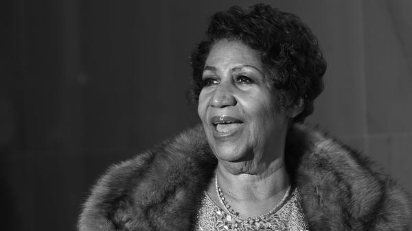 1972 gab Soul-Sängerin Aretha Franklin an zwei Abenden ein Konzert in der 'Missionary Baptist Church' in Los Angeles. Dabei lief etwas schief - die Bild- und die Tonspur liefen nicht synchron zueinander. Erst mithilfe moderner Techniken wurde das Material 2018 bearbeitet und mit der Zustimmung von Franklins Familie 2018 veröffentlicht. Online zu finden gibt es den Film auf Amazon und Maxdome.