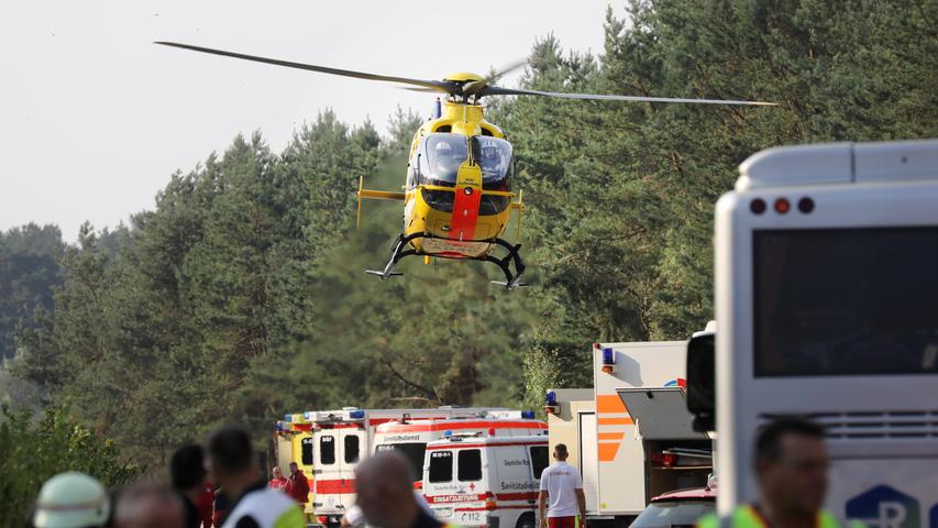 Feuerwehren, Rettungskräfte und auch drei Hubschrauber waren im Einsatz.