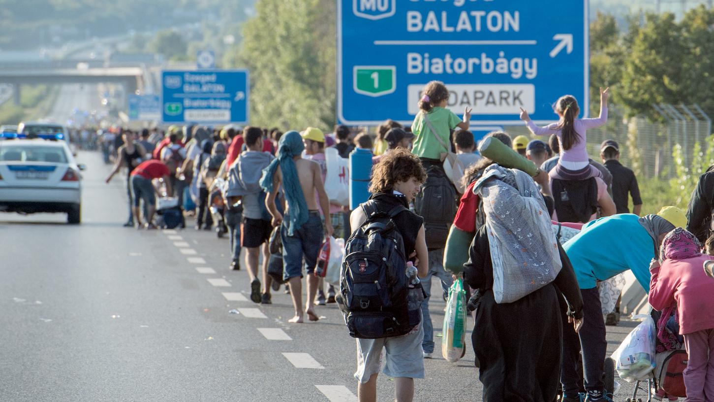 In Ungarn ist seit dem 1. Juli dieses Jahres ein verschärftes Asylrecht in Kraft, wonach Asylanträge von Flüchtlingen, die aus sicheren Drittstaaten kommen, automatisch abgelehnt werden.