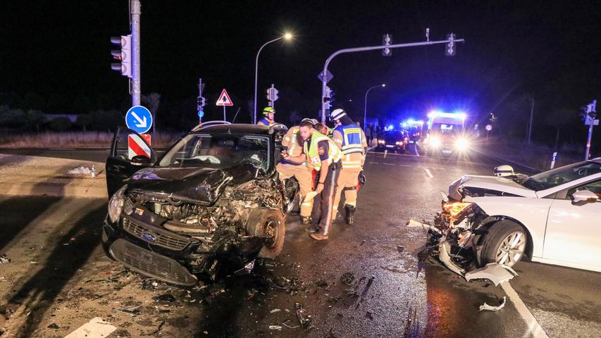 Seat stößt mit Ford zusammen: Fünf Personen bei Memmelsdorf verletzt