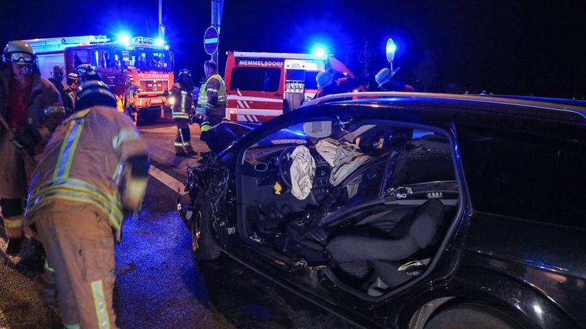 Seat stößt mit Ford zusammen: Fünf Personen bei Memmelsdorf verletzt