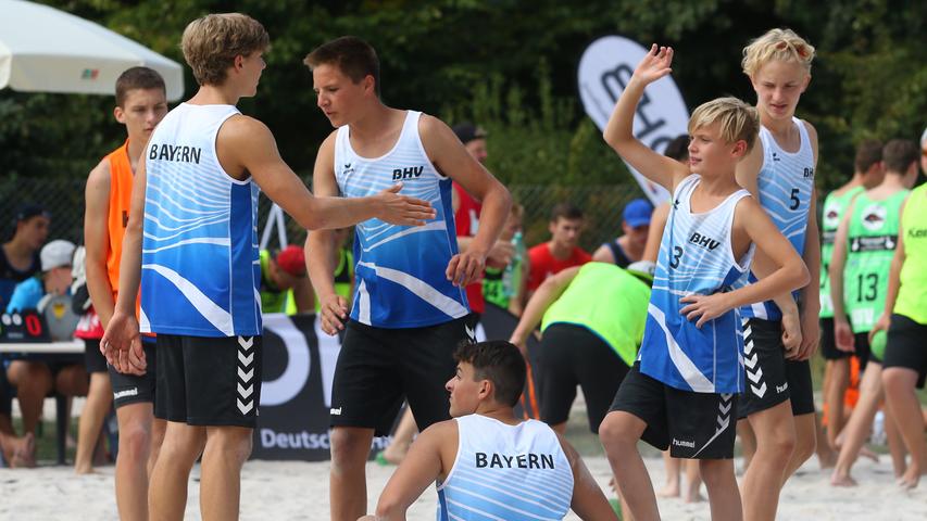 Zweikämpfe im Sand: Die Jugend-Meisterschaft im Beachhandball