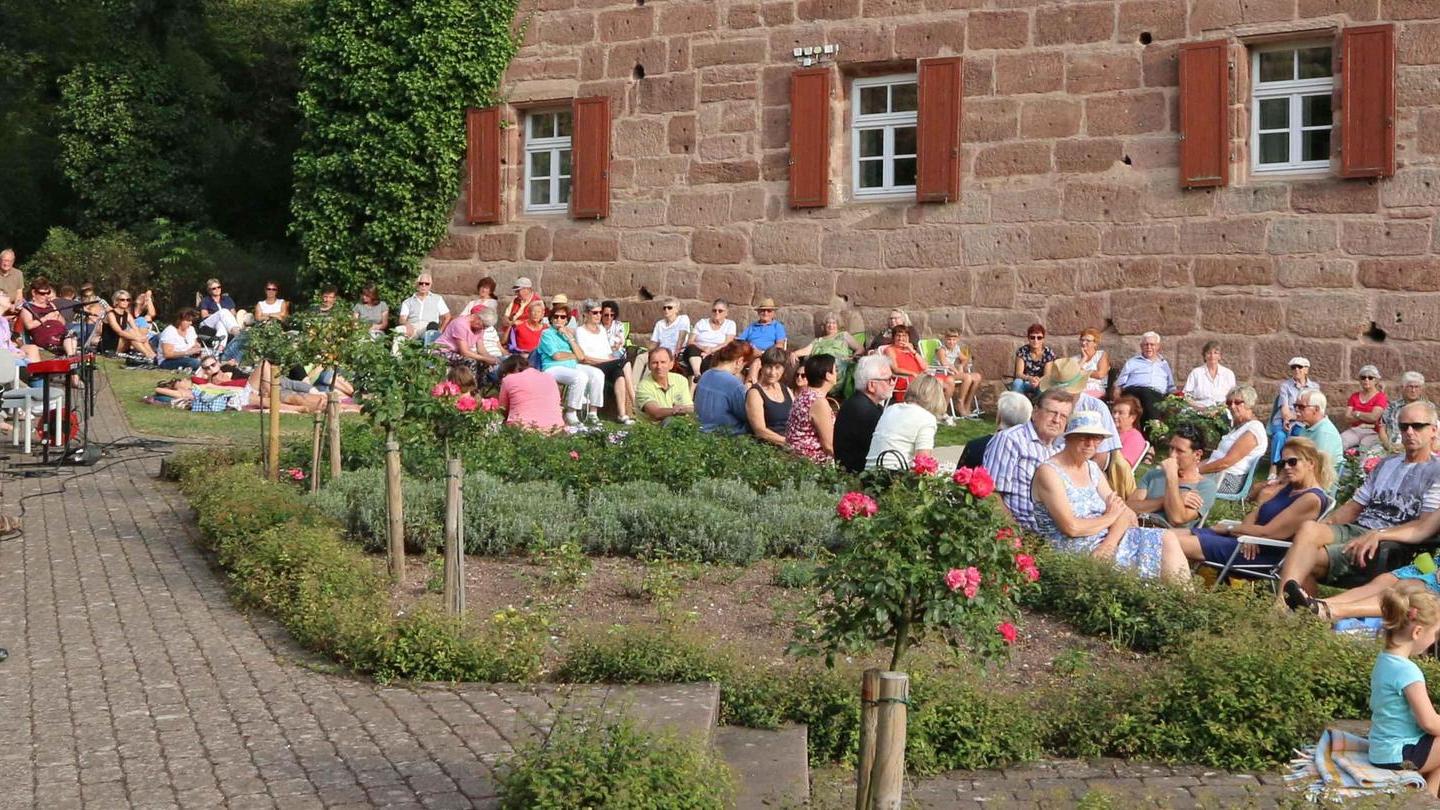 Hilpoltstein: Sommerserenade im Rosengarten