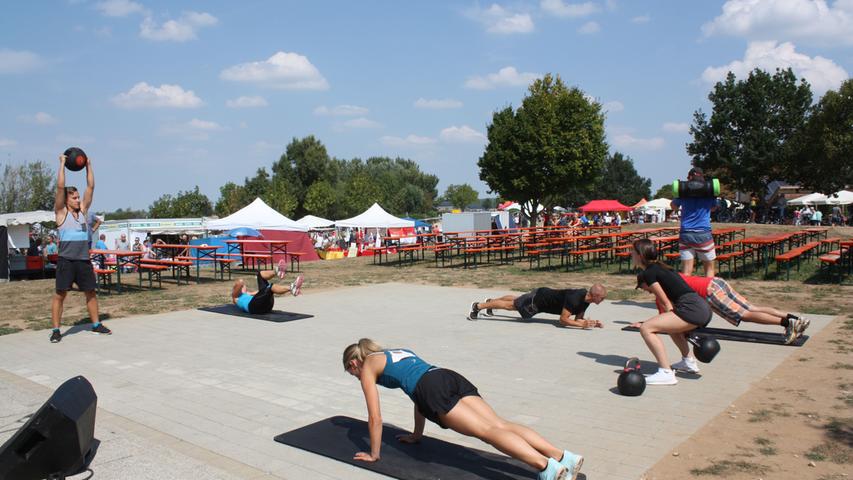 Da bleibt man fit: Outdoor-Training zeigte Speedfitness Gunzenhausen auf dem Platz vor der Seebühne.