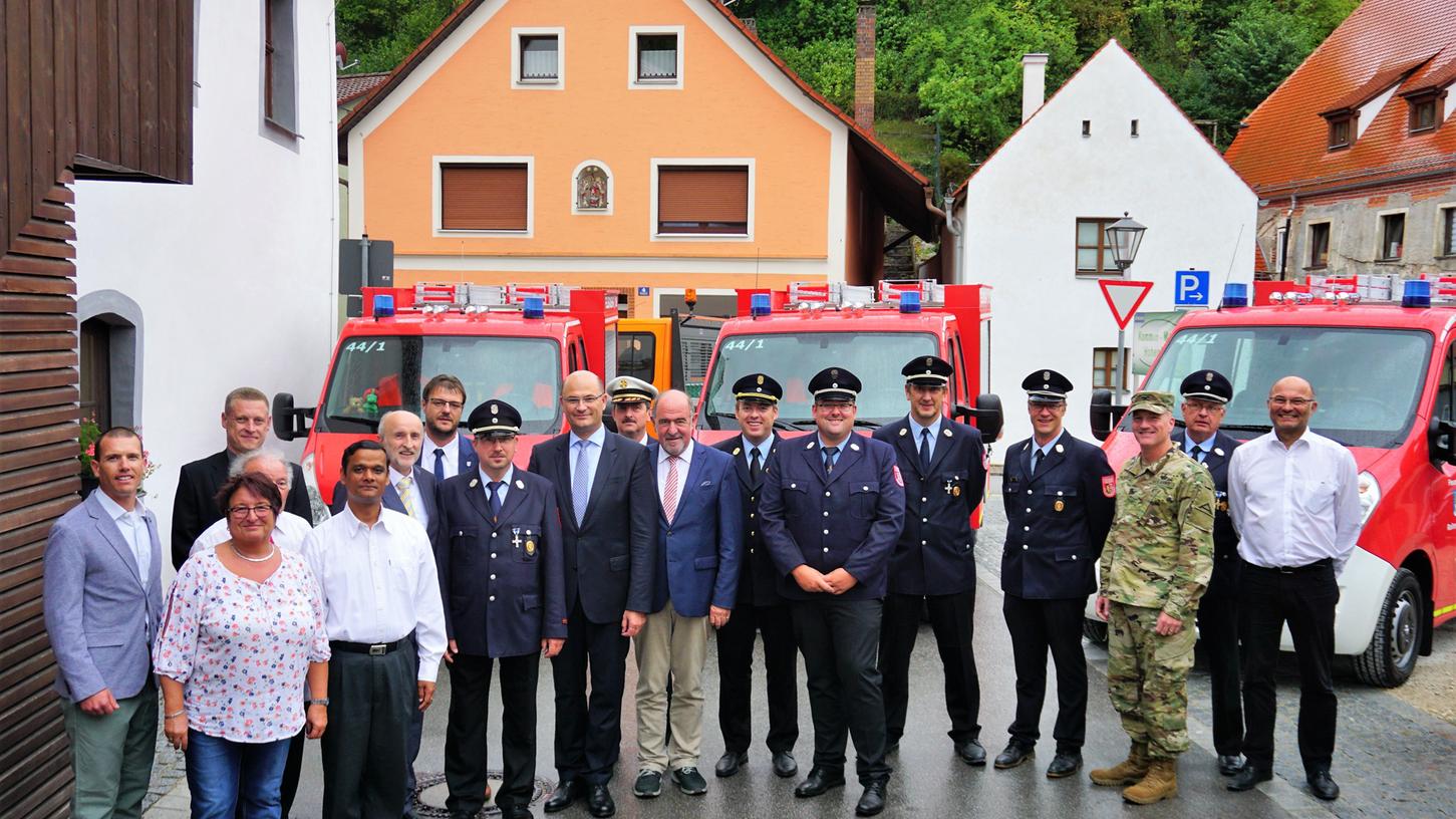 Gleich drei neue Autos für die Feuerwehren in Hohenfels