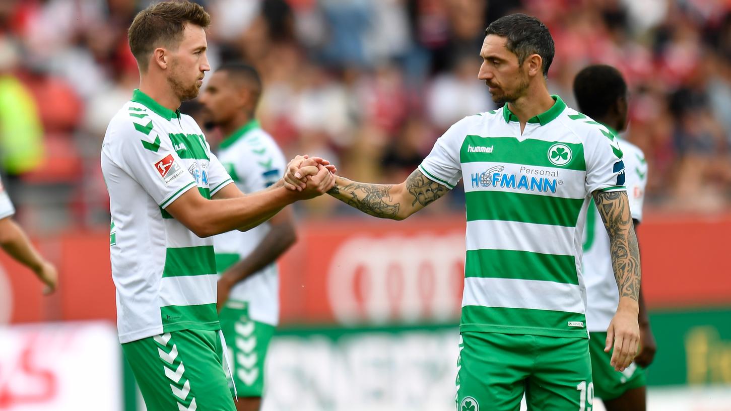 Ein erfahrenes Duo: Mario Maloca (li.) und Roberto Hilbert gehören bei der SpVgg Greuther Fürth zu den alten Hasen - gegen den BVB könnten die Routiniers dem Team helfen.