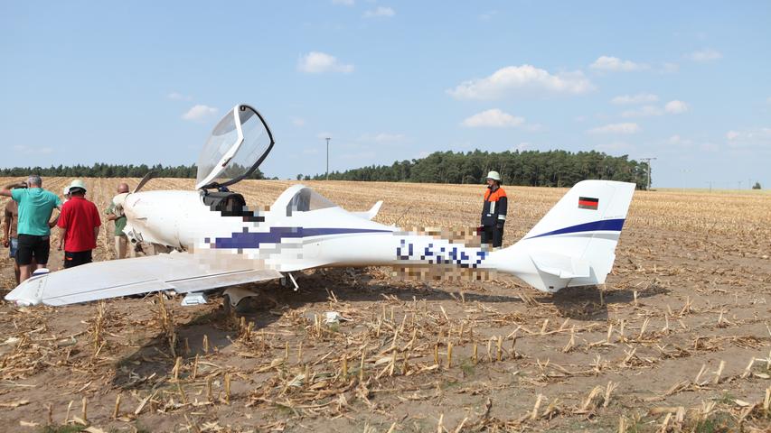 Notlandung im Acker: Defekt holt Motorflieger vom Himmel