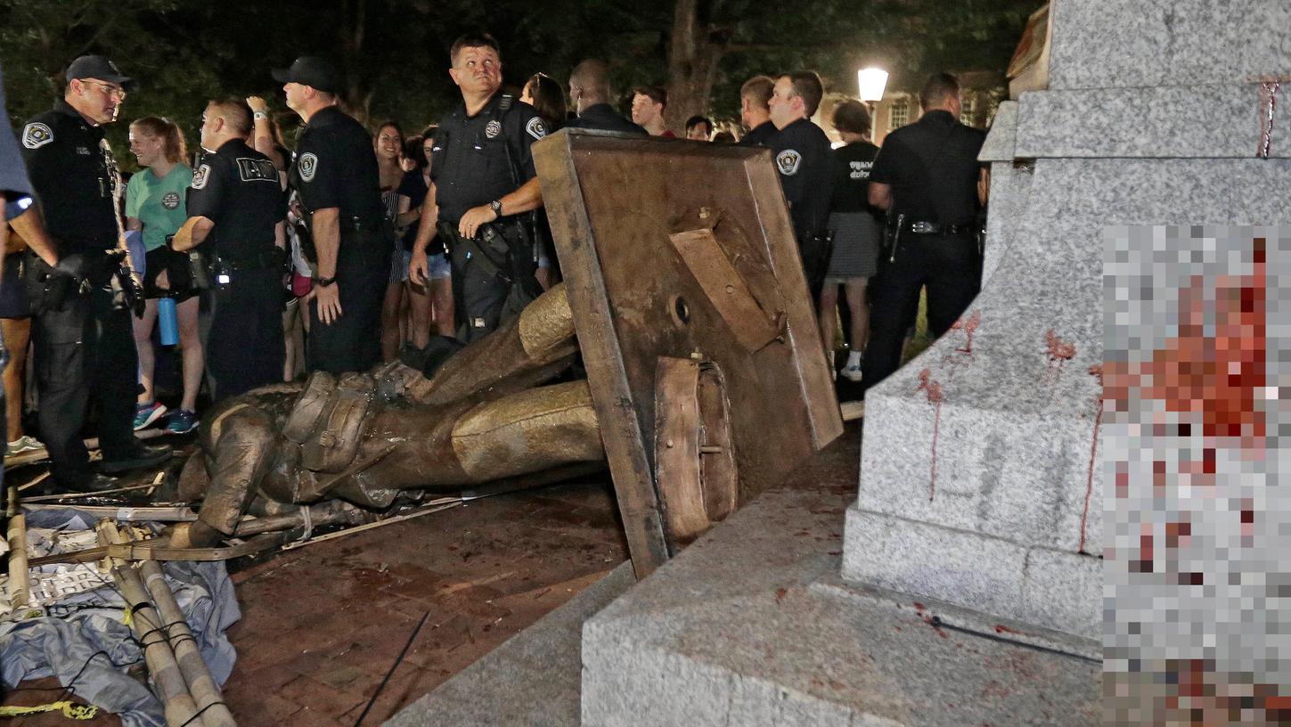 Die University of North Carolina at Chapel Hill ermittelt nach den gewaltsamen Ausschreitungen am Montagabend nun wegen Vandalismus.