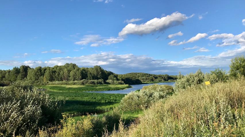 Flusslandschaften wie diese gibt es viele auf der Fahrt zum Ladogasee.