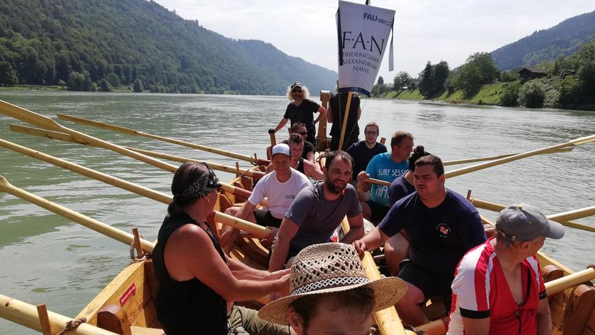 Unterwegs auf der Donau: Mit dem Römerboot bis nach Rumänien