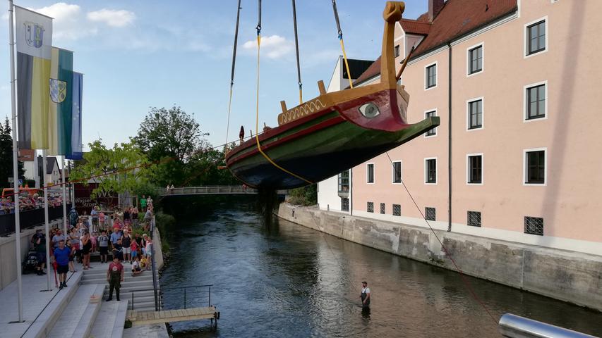 Von Erlangen nach Rumänien: Abenteuerliche Fahrt auf nachgebautem Römerboot