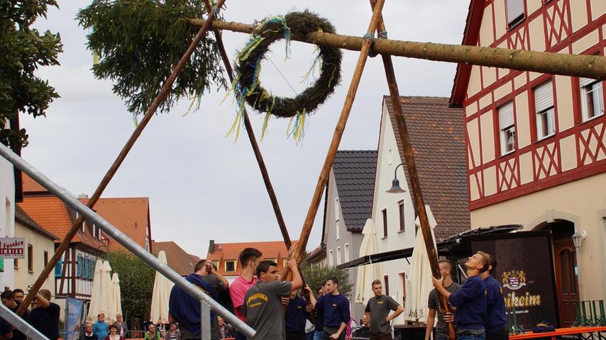 Patronatsfest, Bieranstich und los: Kirchehrenbach feiert Kerwa 2018