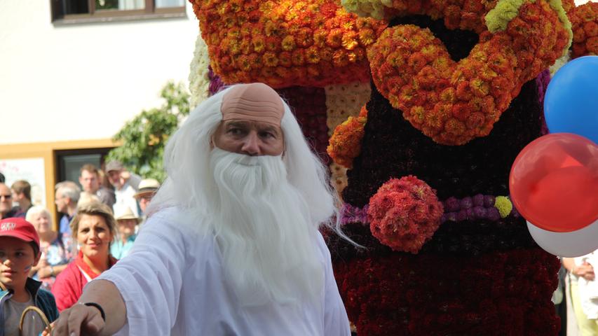 Bunt, bunter, Blumenfest: Röthenbach feiert 80. Jubiläum