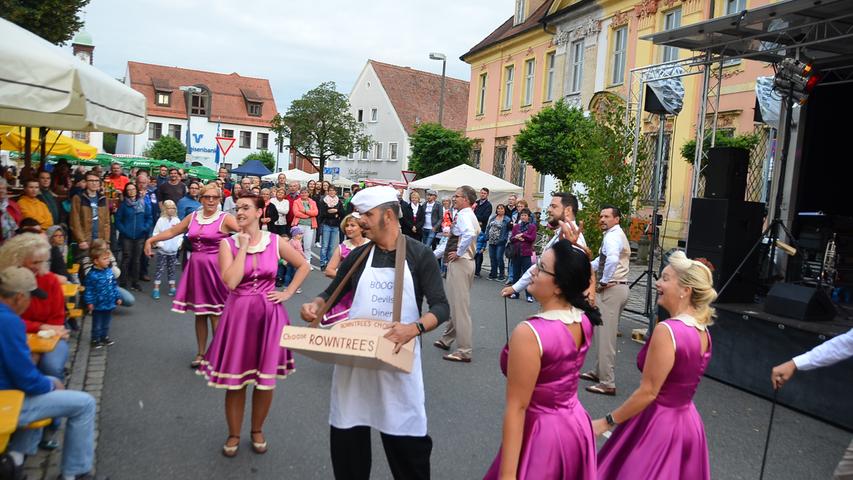 Ein munteres Treiben auf dem Marktplatz: Das Allersberger Bürgerfest