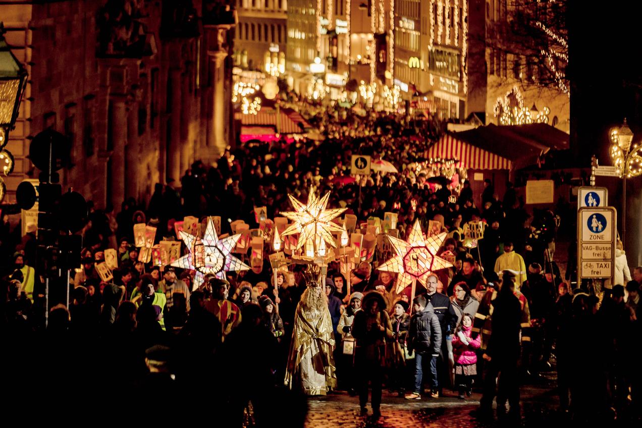 The lantern procession on its way to the castle.