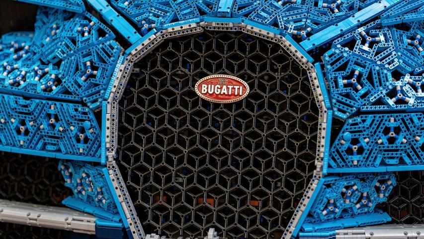 Was für ein Aufwand: Insgesamt 13.438 Arbeitsstunden wurden für die Entwicklung und Konstruktion des Lego Technic Bugatti Chiron investiert.