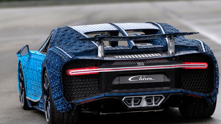 Mehr als eine Millionen Lego Technic Elemente sind in diesem speziellen Modell des schnellsten Sportwagens der Welt verbaut.