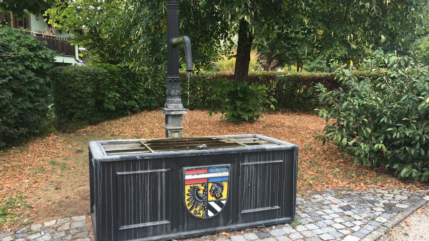 Das Wappen der Tucher ist einfach überall zu entdecken. Auch im Gemeindewappen von Simmelsdorf.
