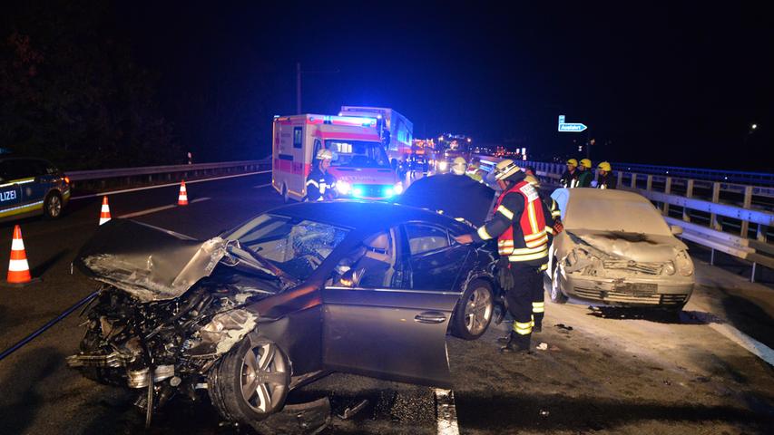 Auto fängt Feuer: Schwerer Unfall auf der A73 bei Möhrendorf