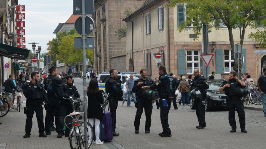 Massiver Einsatz: Polizei eskortiert  Mainz-Fans nach Nürnberg