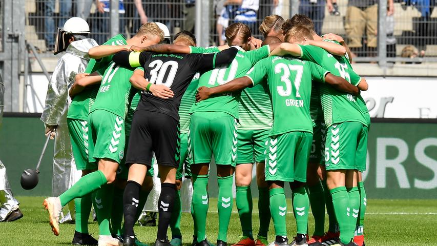 Gemeinsam wollte das Kleeblatt in der zweiten Halbzeit den ersten Auswärtssieg seit dem 3. März 2018 perfekt machen. Damals siegte Fürth beim 1. FC Nürnberg mit 2:0.