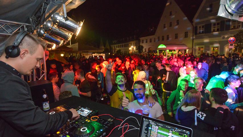 Sommer-Party im Nieselregen: In Hilpoltstein wurde trotzdem gefeiert